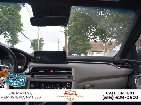Used 2025 Genesis G70 2.5T image 29