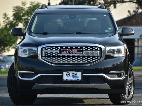 Used 2017 GMC Acadia Denali w/ Technology Package AWD/4WD image 3