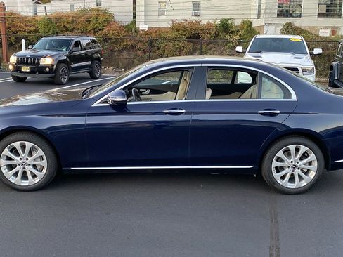 Used 2017 Mercedes-Benz E 300 image 4