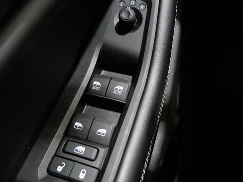 Used 2023 Jeep Grand Cherokee L Laredo image 13