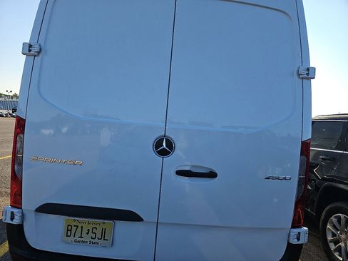 Used 2023 Mercedes-Benz Sprinter 2500 image 5