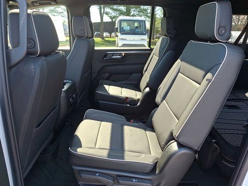 New 2026 Chevrolet Suburban Premier w/ Sun And Tow Package AWD/4WD image 13