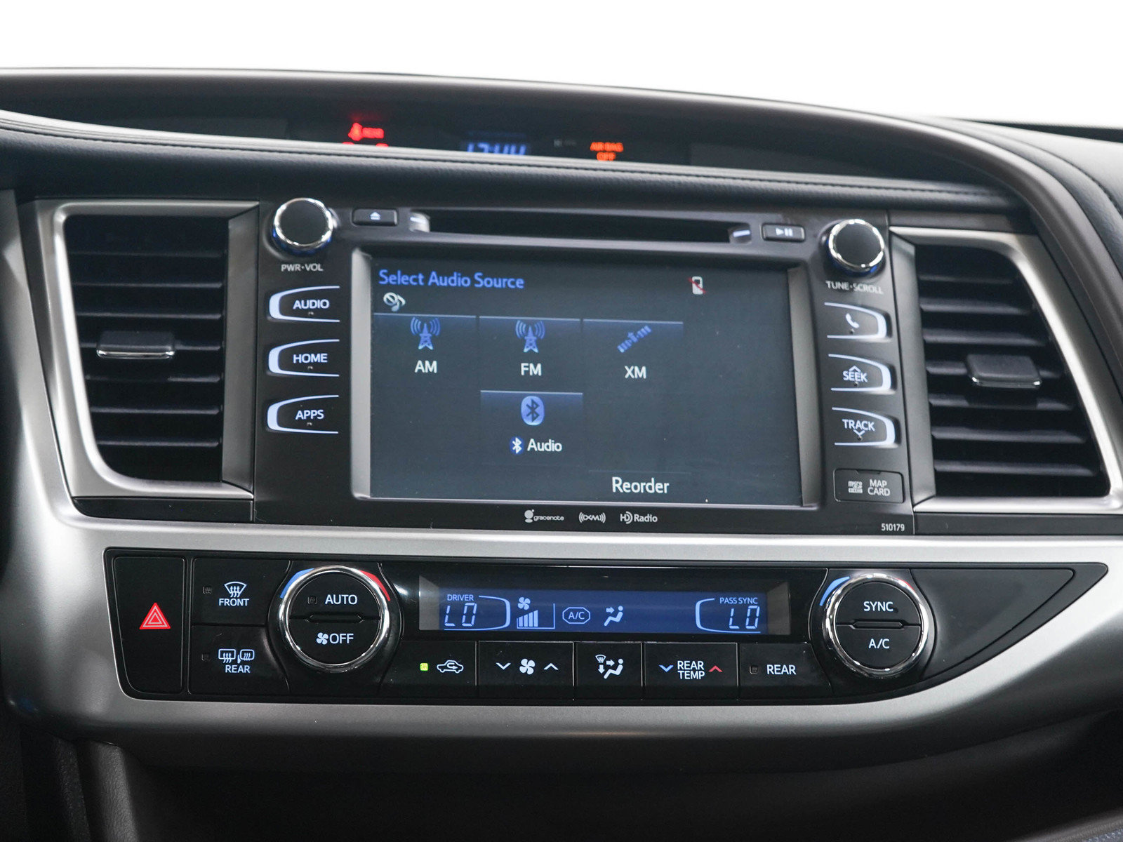 Used 2017 Toyota Highlander XLE AWD/4WD image 19