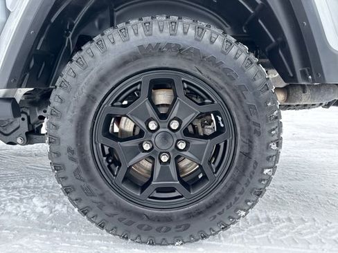 Used 2022 Jeep Gladiator Sport AWD/4WD image 26