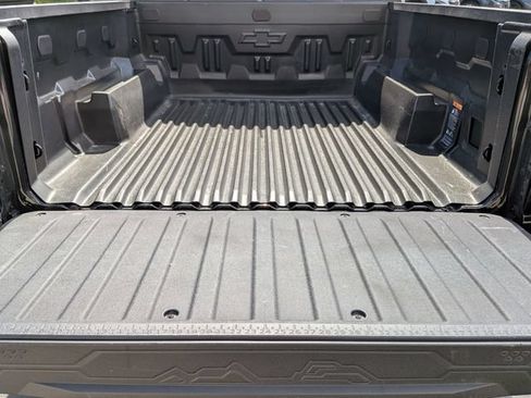 Used 2023 Chevrolet Colorado LT RWD image 30