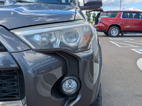 Used 2018 Toyota 4Runner TRD Off-Road AWD/4WD image 45
