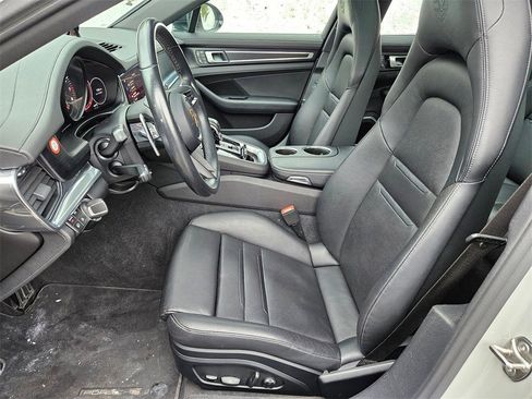 Used 2023 Porsche Panamera 4 Platinum Edition image 8