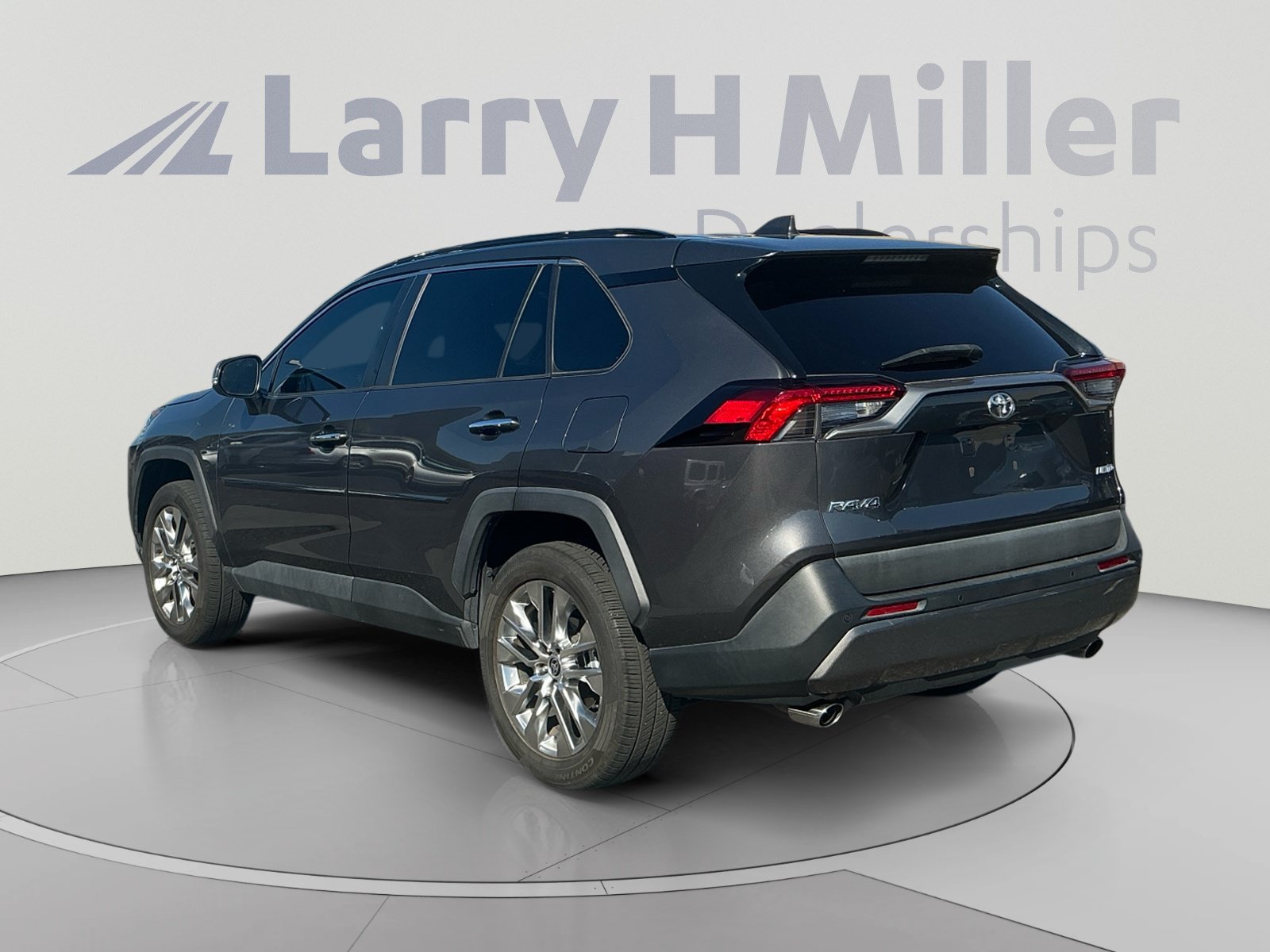 Certified 2021 Toyota RAV4 Limited FWD image 3