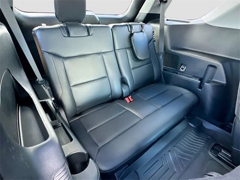 Used 2024 Ford Explorer XLT w/ Equipment Group 202A image 24