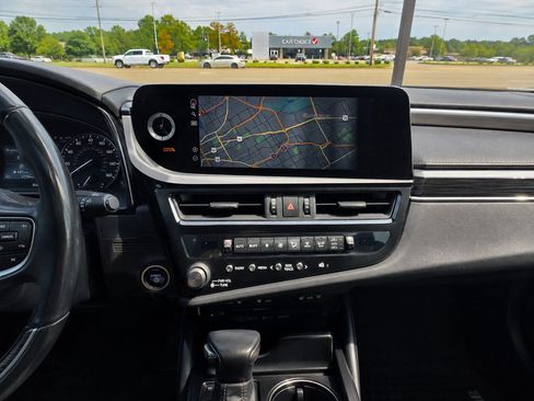 Used 2022 Lexus ES 300h F Sport w/ Accessory Package 2 FWD image 20