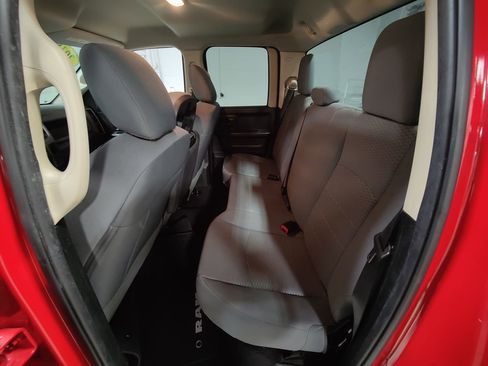 Used 2018 RAM 1500 Express image 35