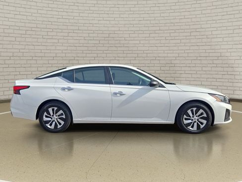 Used 2024 Nissan Altima 2.5 S FWD image 4