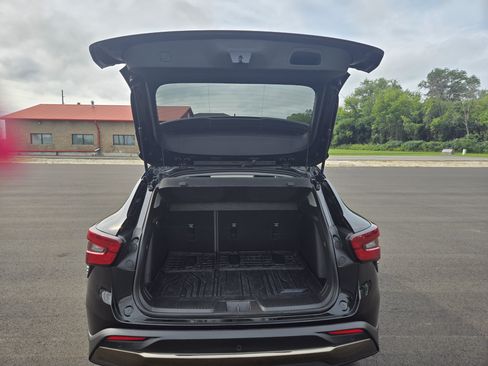 Used 2025 Chevrolet Trax ACTIV w/ Sunroof Package FWD image 7
