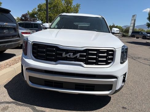 Used 2025 Kia Telluride S FWD image 2