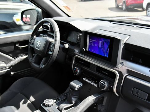 Used 2025 Toyota Tacoma SR5 AWD/4WD image 46