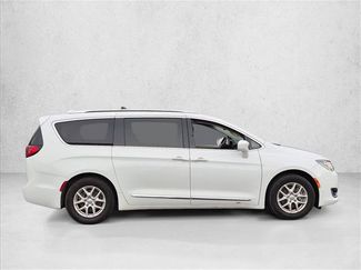 Used 2020 Chrysler Pacifica Touring-L FWD video 4