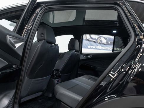 Used 2023 Volkswagen ID.4 Pro S Plus image 30
