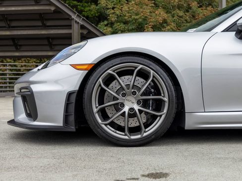 Used 2020 Porsche 718 Cayman GT4 RWD image 13