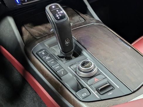 Used 2020 Maserati Levante GranLusso AWD/4WD image 26