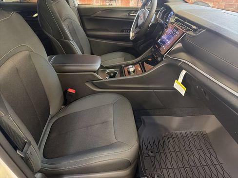New 2026 Jeep Grand Cherokee Laredo AWD/4WD image 13