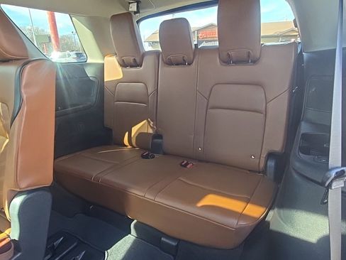 Used 2024 Nissan Pathfinder Platinum w/ Cargo Package image 39