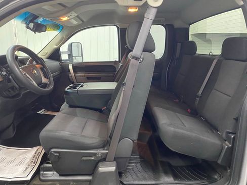 Used 2013 Chevrolet Silverado 2500 LT w/ Convenience Package image 11