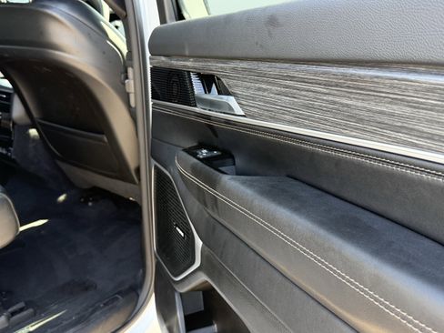 Used 2024 Jeep Wagoneer Series II w/ Flexible Seating Group image 47