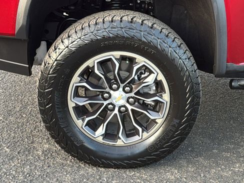 Used 2021 Chevrolet Colorado ZR2 image 9