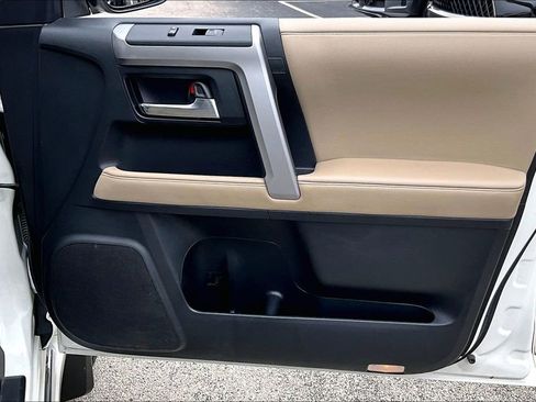Used 2022 Toyota 4Runner Limited AWD/4WD image 26