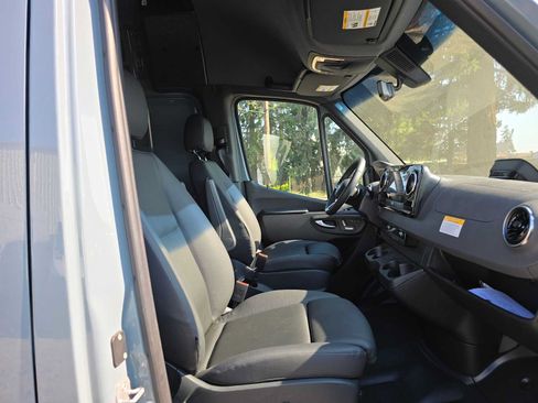 Used 2026 Mercedes-Benz Sprinter 2500 image 10