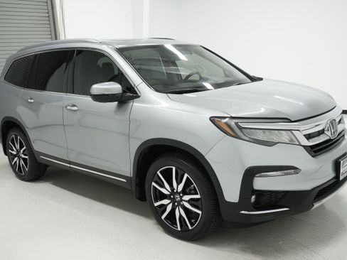 Used 2020 Honda Pilot Elite image 3
