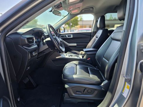 Used 2024 Ford Explorer XLT w/ Equipment Group 202A image 14