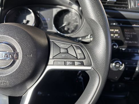 Used 2017 Nissan Rogue S image 22