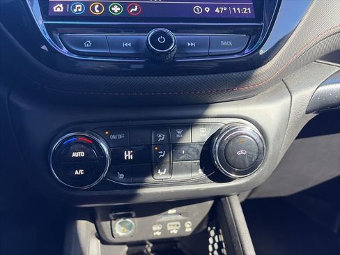 Used 2022 Chevrolet TrailBlazer RS w/ Technology Package image 16