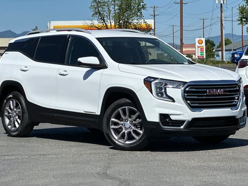 Used 2023 GMC Terrain SLT AWD/4WD image 2