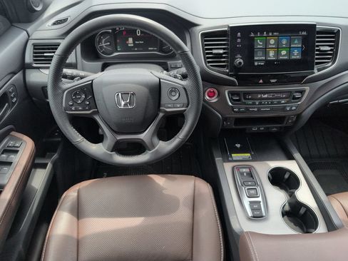 Used 2025 Honda Passport EX-L image 32