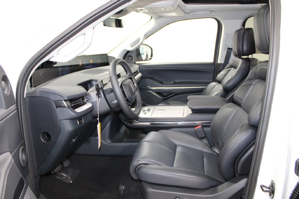 New 2027 Lincoln Navigator Reserve RWD image 23