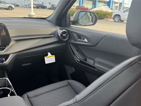 New 2026 Chevrolet Equinox LT w/ Convenience Package II image 16