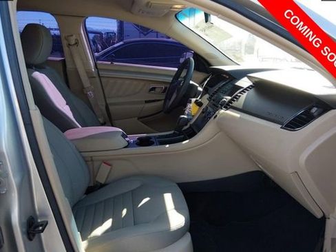 Used 2018 Ford Taurus SE FWD image 5