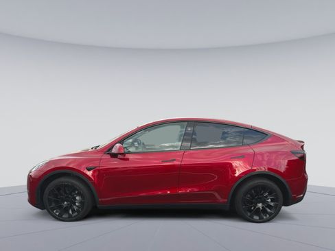 Used 2024 Tesla Model Y Long Range image 8