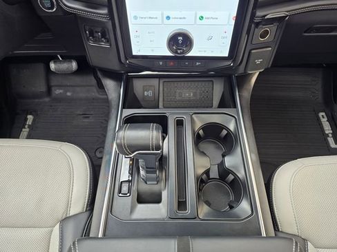 Used 2023 Ford F150 Lightning Platinum image 39