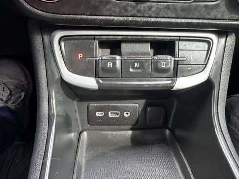 Used 2022 GMC Terrain SLE w/ Driver Convenience Package FWD image 33