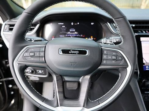 New 2025 Jeep Grand Cherokee L Limited w/ Black Appearance Package image 19