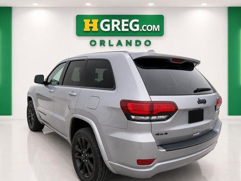 Used 2021 Jeep Grand Cherokee Laredo X AWD/4WD image 2