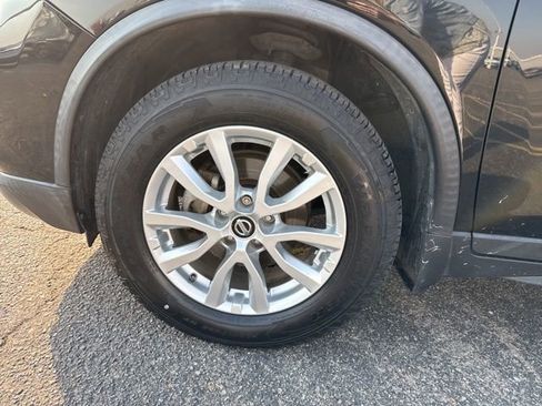 Used 2017 Nissan Rogue SV w/ SV Premium Package image 22