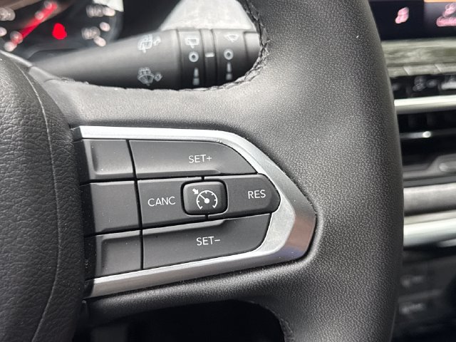 Used 2024 Jeep Compass Latitude AWD/4WD image 25