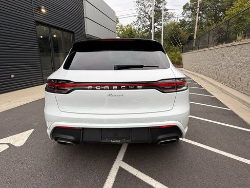 Certified 2025 Porsche Macan image 6