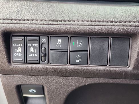 Used 2019 Honda Odyssey EX image 22