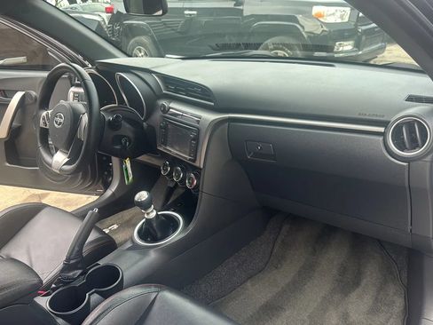 Used 2015 Scion tC FWD image 18
