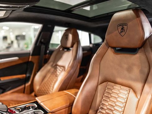 Used 2020 Lamborghini Urus AWD/4WD image 17